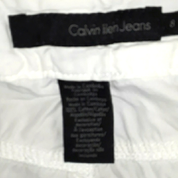 White Calvin Klein Shorts. I say they are unisex too because i wore them too! - Picture 2 of 4